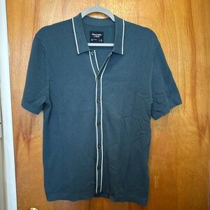Men’s XS Abercrombie Knit Button Up Polo Blue